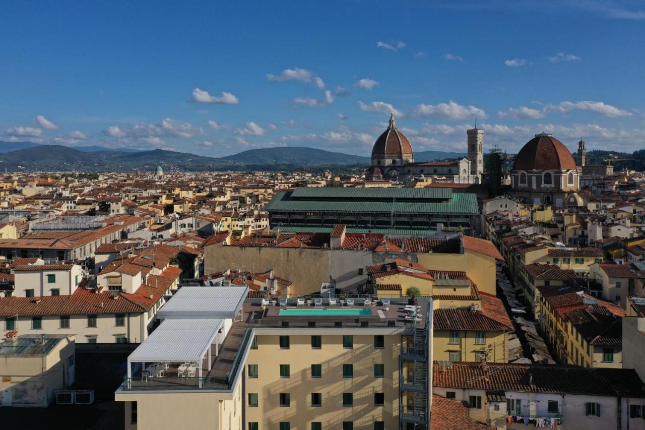 Glance In Florence